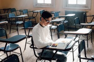 student studying alone in a buenos aires classroom